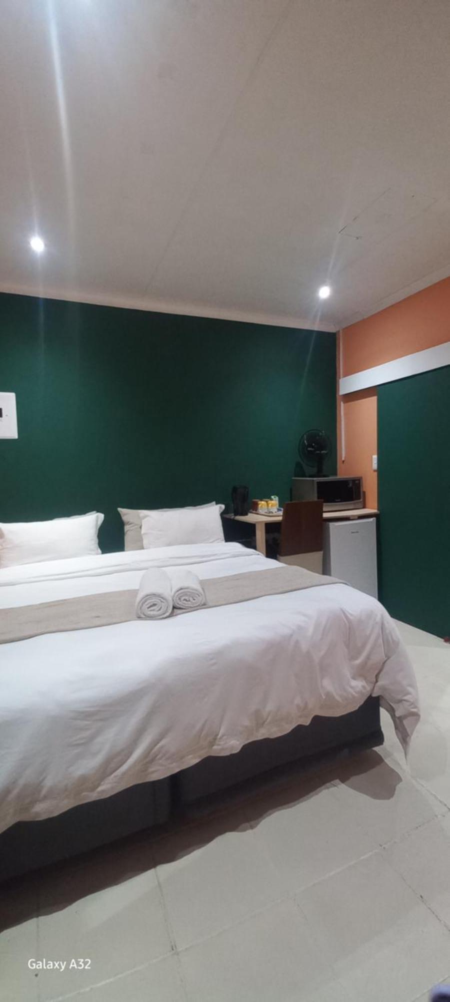 28 At Van Den Bos International Guesthouse 伊登维尔 外观 照片